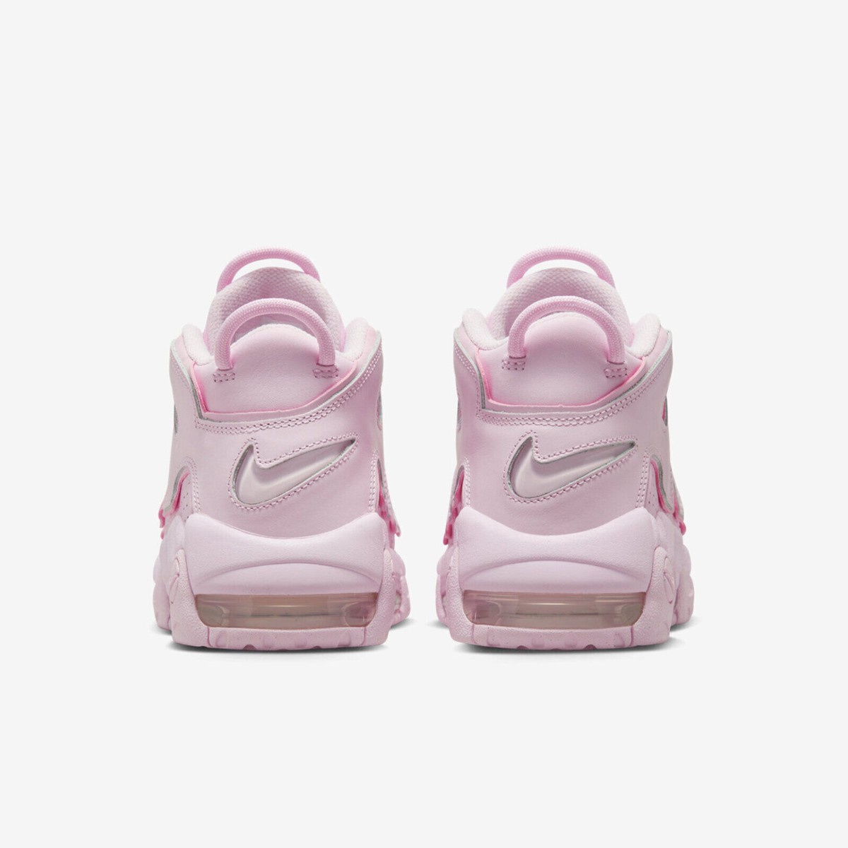 靴 Air More Uptempo WMNS \"Pink Foam\" The Nike Air More Uptempo Pink Foam Has Bubblegum Vibes
