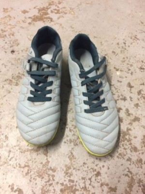 Kinder Fußball Schuhe, Marke KIPSTA