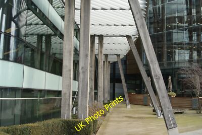 Foto 6x4 Blick auf das Vordach des Nomura International Gebäudes von Ha c2015