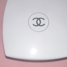 CHANEL N 5 Poudre Apr s Bain De Luxe Bath Powder for Women, White, 5 oz, Puff