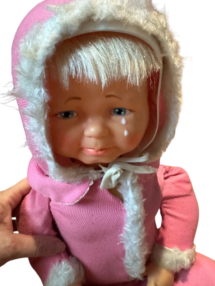 1968 Ideal Little Lost Baby Doll with Changing Faces Happy Baby,Crying Baby - Image 4 of 4