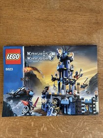 LEGO 8823 Knight's Kingdom Mistlands Tower 90% Complete w/ ALL MINIFIGS