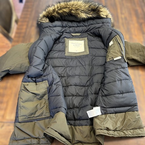 Abercrombie & Fitch Medium WANIKA FALLS NYLON PARKA JACKE OLIV abnehmbares Fell - Bild 5 von 7