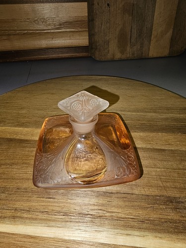 Vintage Art Deco Frosted Pink Glass Perfume Bottle - Picture 2 of 10
