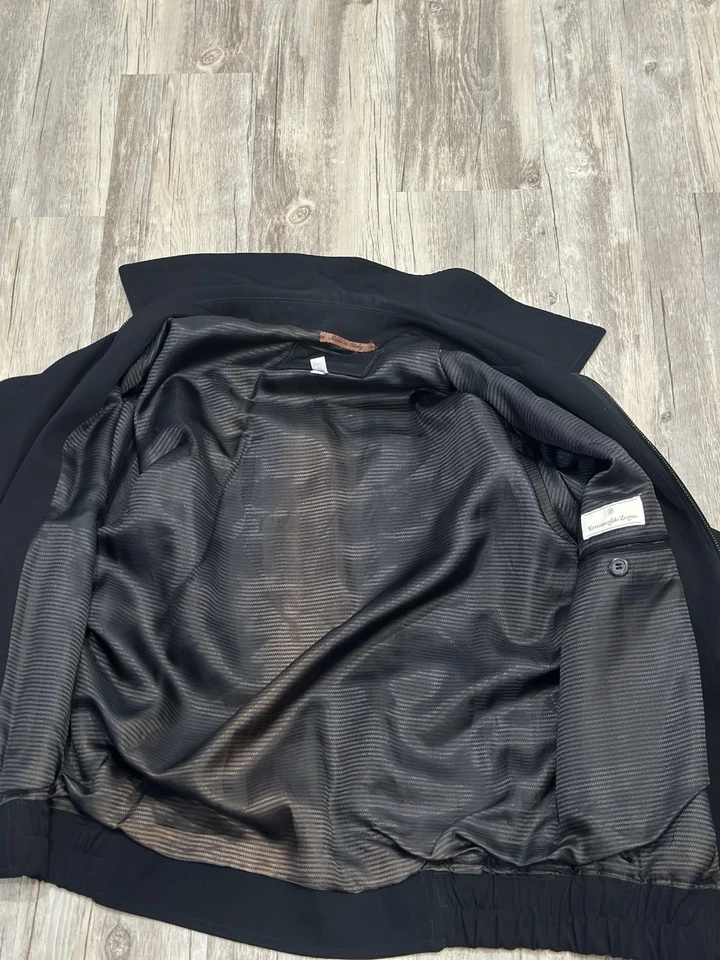 Jaqueta bombardeiro Ermenegildo Zegna lã seda tamanho P/48 preta com zíper completo - Imagem 4 de 4