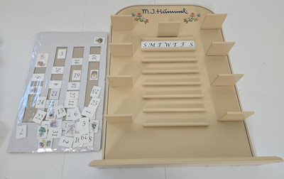 MJ Hummel 2015 2016 Calendar Figurine Wall Display Shelf w/ Tiles Danbury Mint