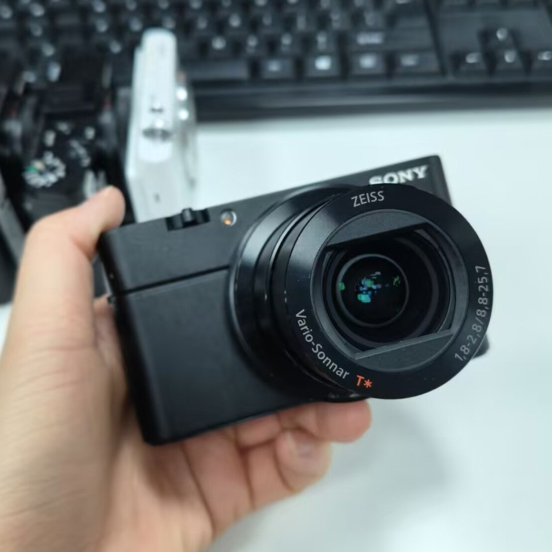 Sony Cyber-shot RX100 III DSC-RX100 M3 Optical zoom 2.9x Compact