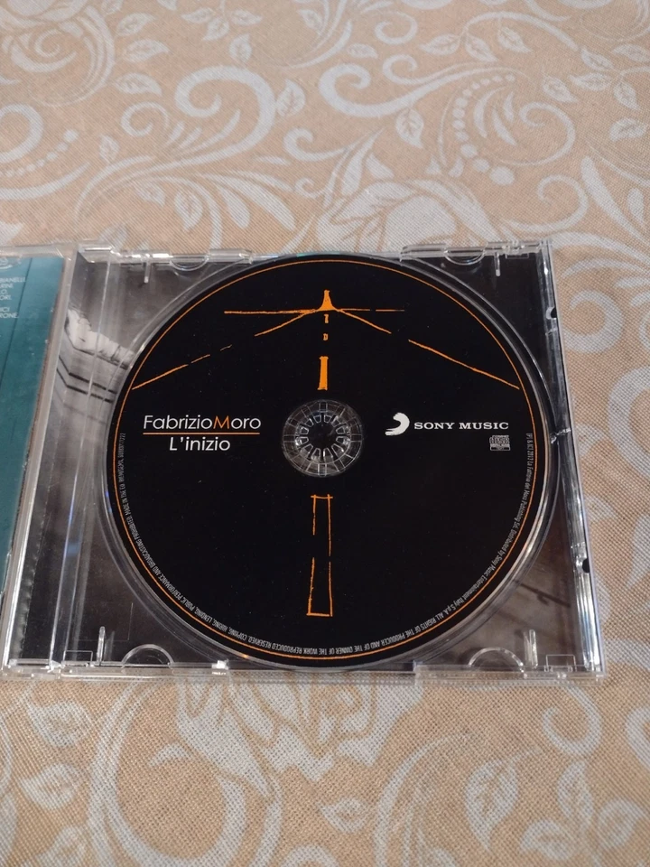 FABRIZIO MORO L'INIZIO RARO CD SONY MUSIC EU 2013 BUONO - Immagine 3 di 4