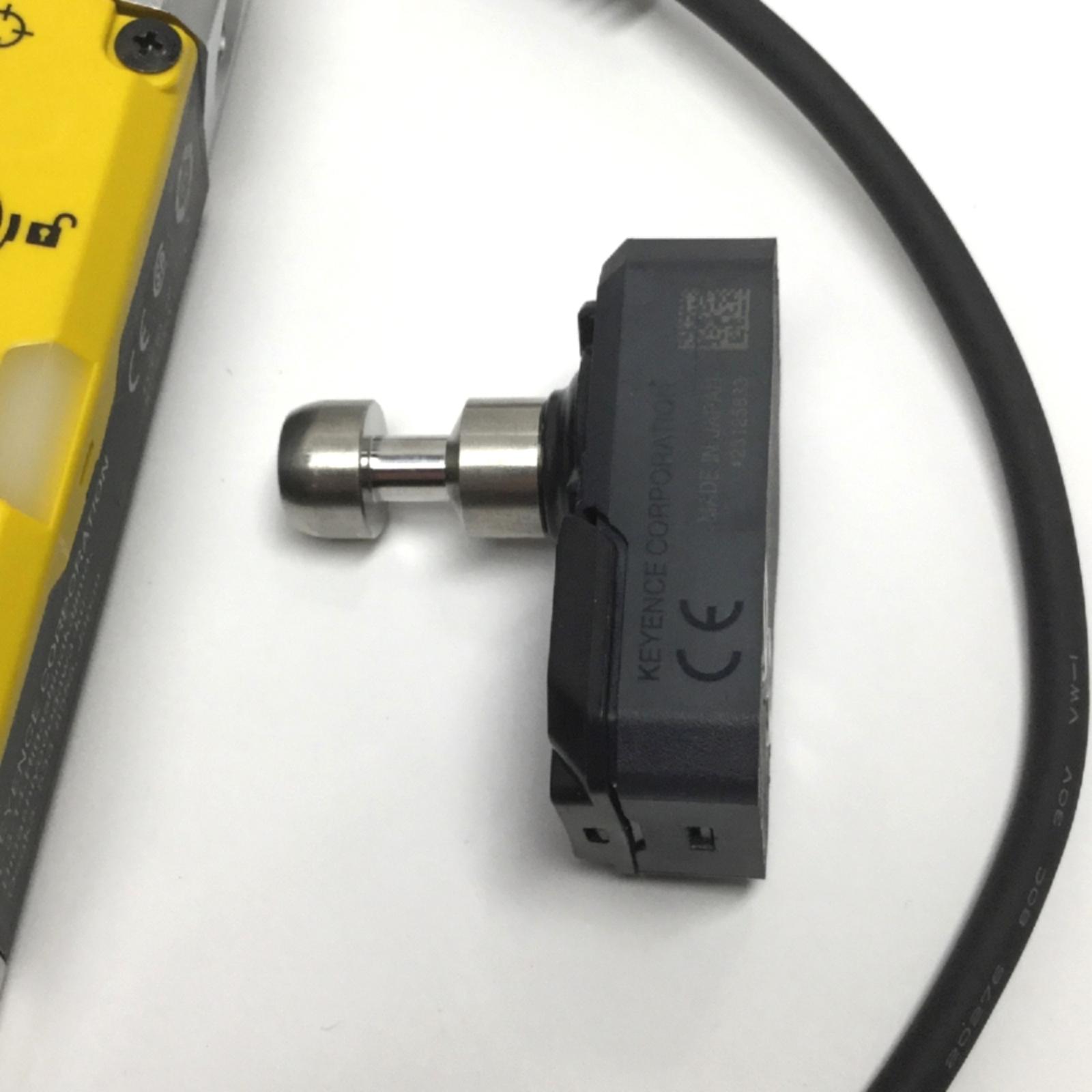 Keyence GS71PC Safety Door Guard Interlock Switch, PowertoLock, 24VDC, PNP eBay