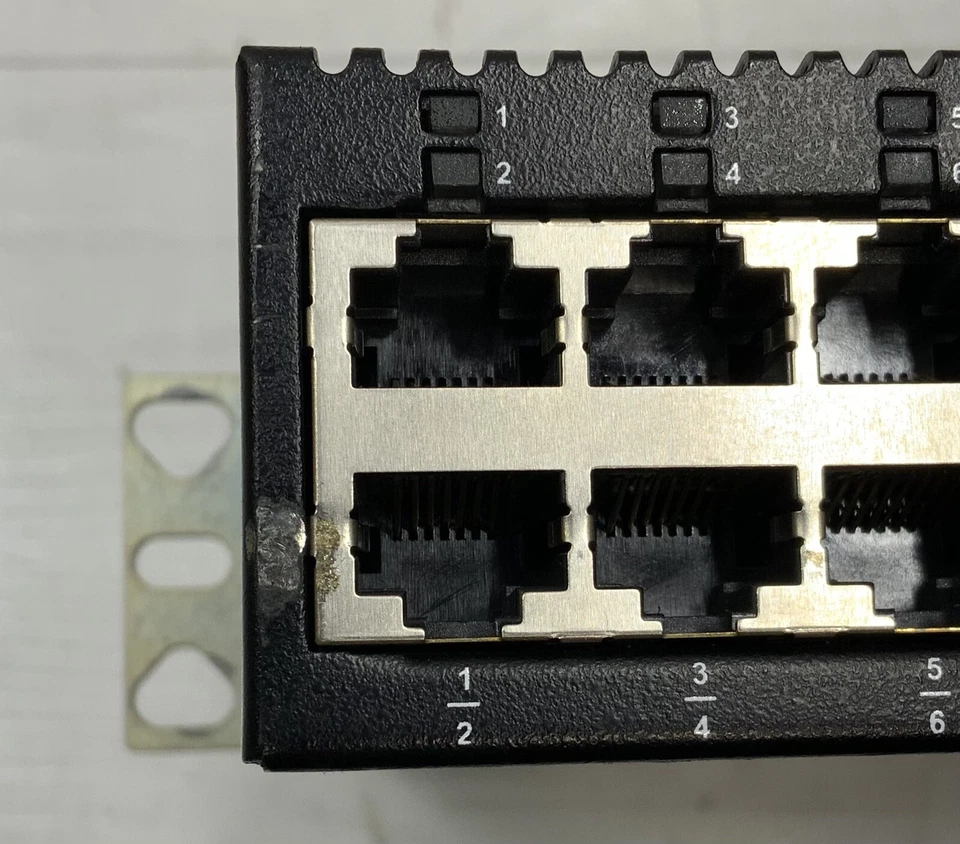 Foundry Networks EdgeIron 4802CF 48-Port 100MB 2xGBIC Managed Switch - Image 3 of 4