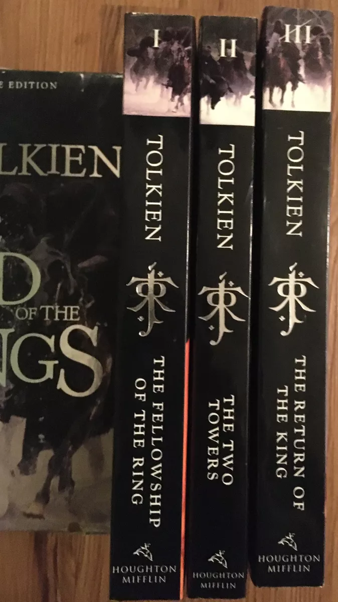 The Lord of the Rings, 3 Volume Hardcover Boxed Set: J.R.R. Tolkien:  9780395489321 