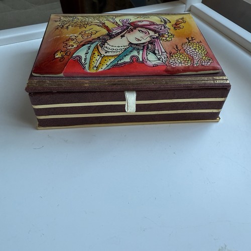 Vintage Felt Covered Cardboard Trinket Jewelry Box Puffy Gypsy Woman Cover MCM - Picture 2 of 13