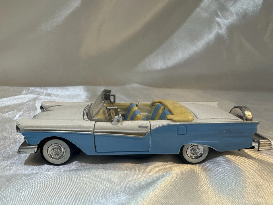 Ford Fairlane 500 1957 Road Champs 1998 1/43 clásico años 50 dos tonos azul/blanco Foto 2 de 4