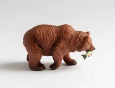 Safari Ltd 2005 Wild Safari Grizzly Bear with Fish Figure - Retired & Rare