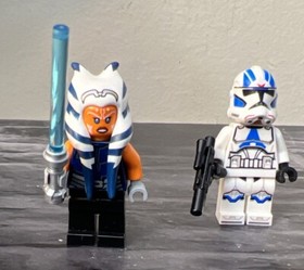 LEGO Star Wars Minifigure Lot of 5 w/Weapons - Nice Condition - Fast Shipping