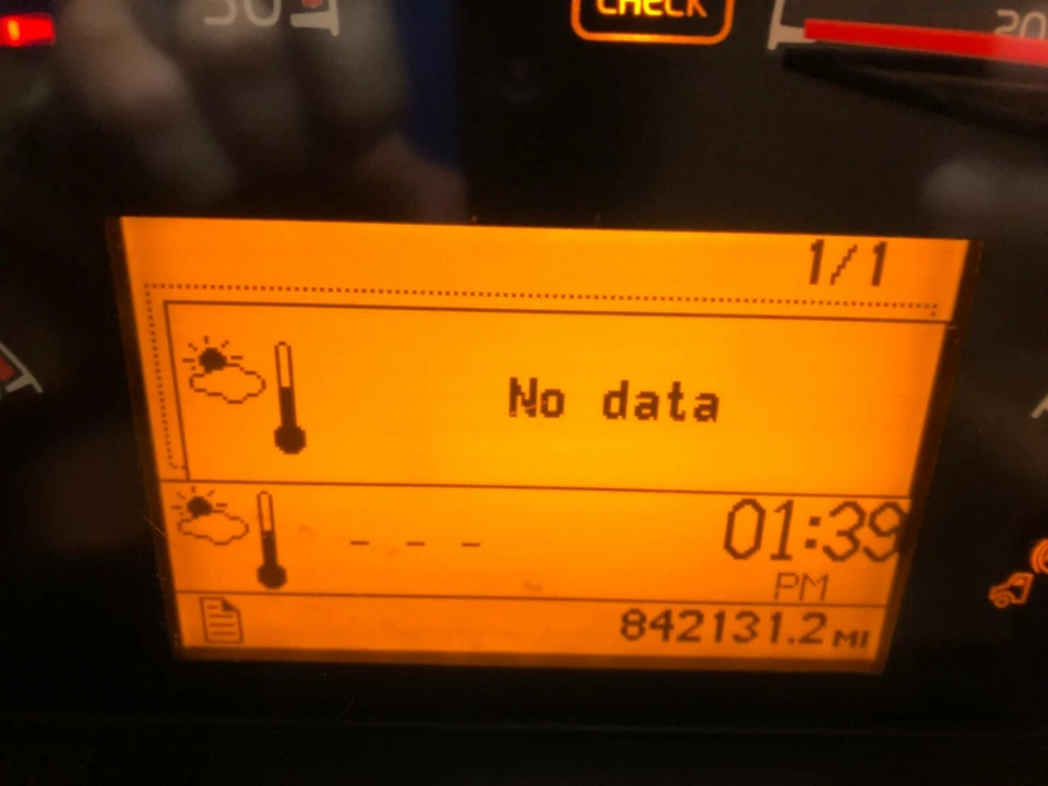 2003-2006 VOLVO VNL USED DASHBOARD INSTRUMENT CLUSTER FOR SALE - Image 2 of 4