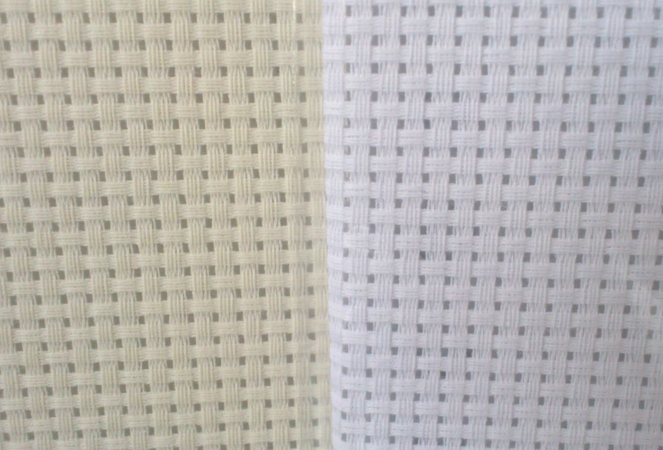 PERMIN OF COPENHAGEN AIDA STICKSTOFF - 2,4 St/cm -130cm - WEIß + CREME -METERWARE - 1m á 32,75-37,75€