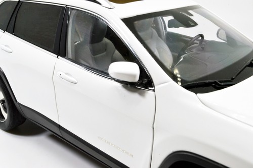 1:18 Scale Jeep Cherokee White Diecast Model Car Collection Gift Children Toy - Picture 19 of 20