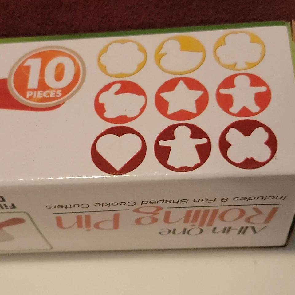 All-in-One Fillable Rolling Pin w/ 9 Plastic Cookie Cutters Roll & Store NEW — 第 3/4 张图片