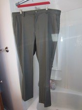 NWOT men's casual golfing pants Greg Norman Size 40 X 30 gray color