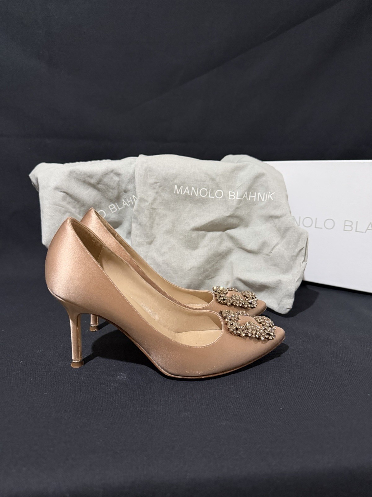 Manolo Blahnik Hangisi SatinPumps - Nude Blush - Size 7 - Excellent Condition