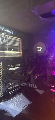NVIDIA GeForce RTX 5070 Ti Ryzen 9950x 32gigs Corsair Ram 2tbSsd Kraken EliteAio