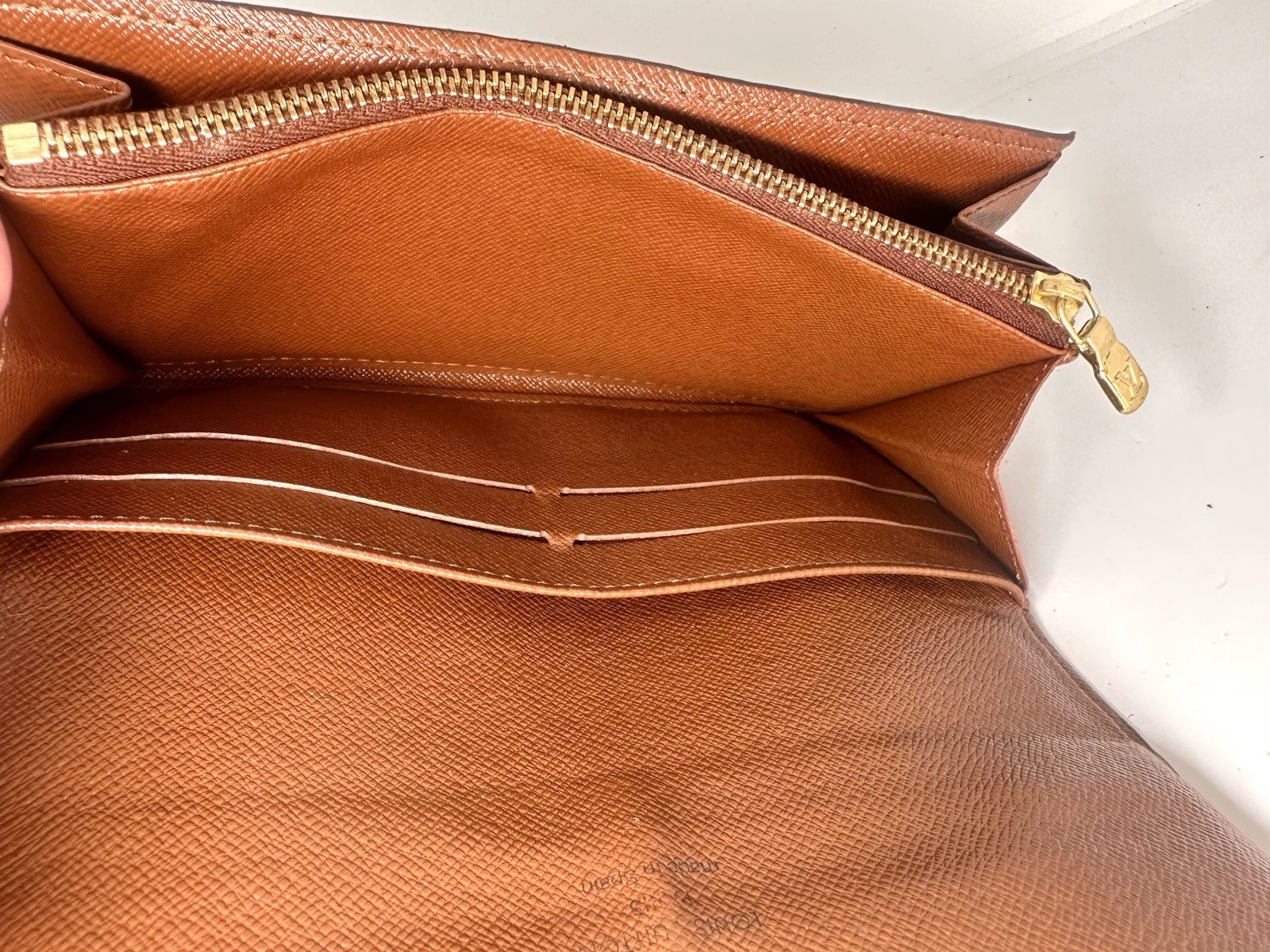 Good Condition Authentic Louis Vuitton Monogram S… - image 9