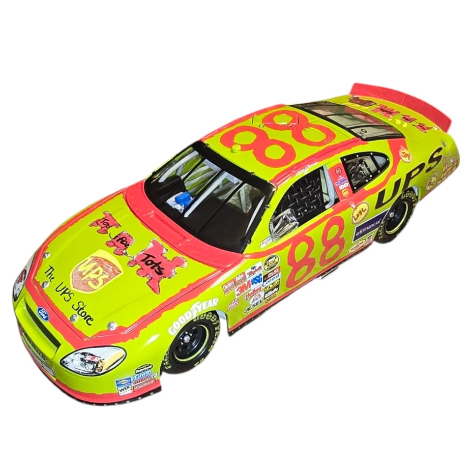 Action Dale Jarrett UPS Store Toys For Tots 1/360 Diecast Car escala 1:24  Foto 4 de 4