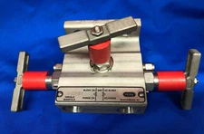 HOKE 1/2"  TRIFOLD MANIFOLD 8122F8Y