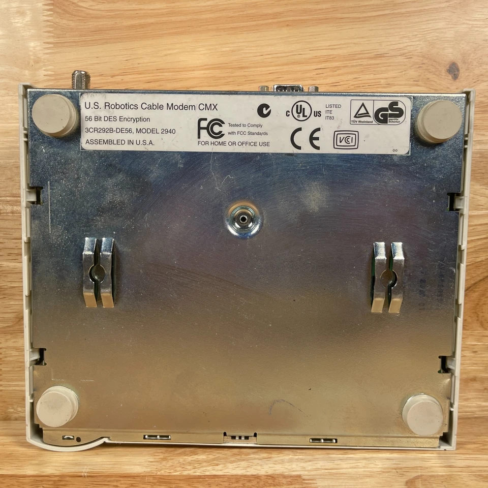 3Com U.S. Robotics 2940 White Wired External Single-Ethernet Cable Modem CMX - Image 3 of 4