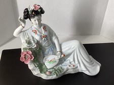Statua in porcellana biscotto smaltato dorato ragazza geisha orientale - Ottime condizioni!
