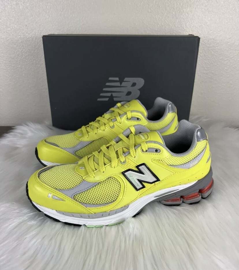 - New Balance 2002R Yellow Lime M2002RLC Men\'s Size 8 women\'s 10 Running New Balance 2002R Yellow Lime M2002RLC Mens Size 9.5 100  main image 3