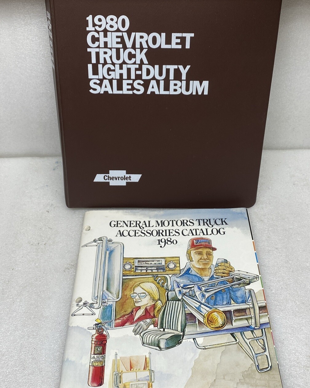 Vintage Chevrolet 1980 Light Truck Sales Album Dealer Data Book Accessories