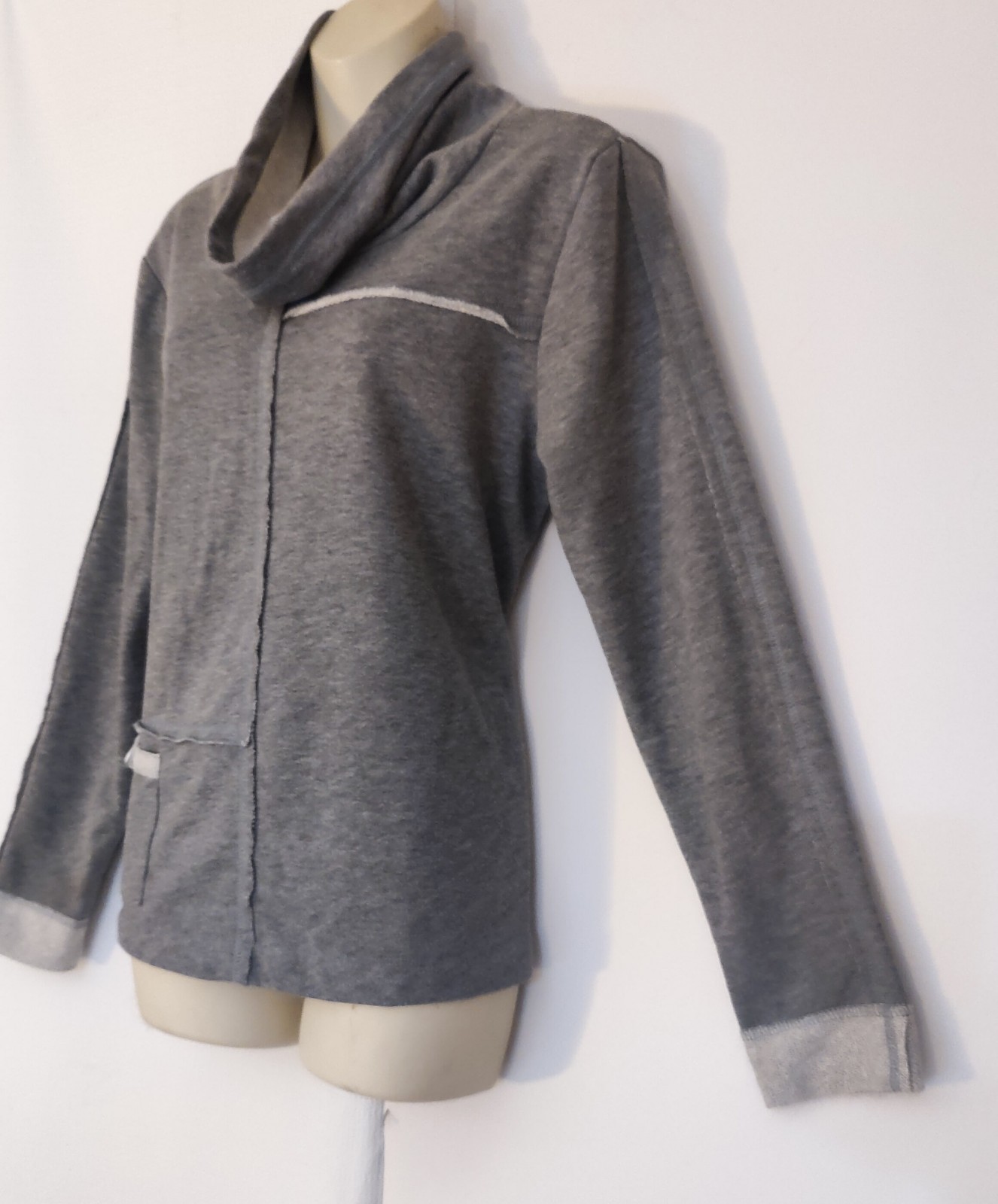 Dolcezza Women's Pullover Gray Geometric Block Sw… - image 4