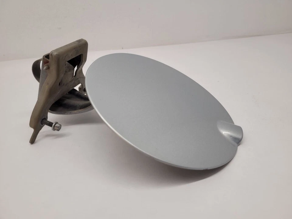 2006-2009 LINCOLN ZEPHYR Fuel Filler Door Silver 6E5Z54405A26A      Foto 2 de 4