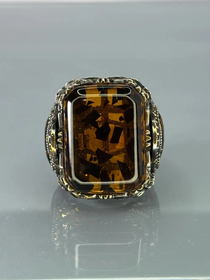 Anillo ámbar de plata de ley 925 para hombre, anillo estilo vintage con acento de rubí Foto 3 de 4