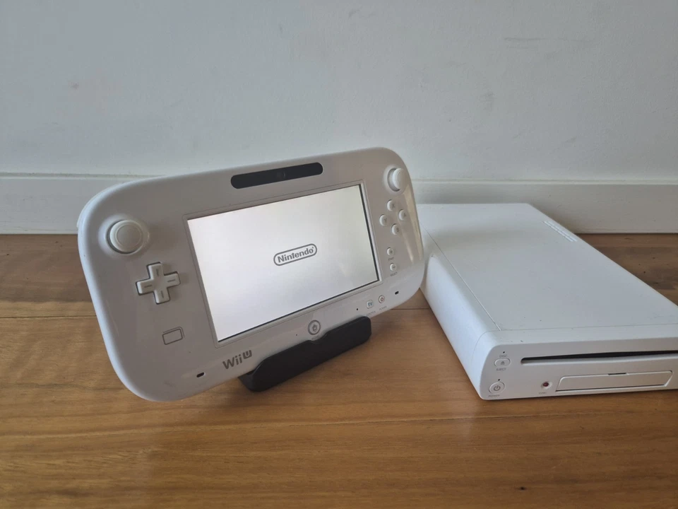 Consola Nintendo Wii U - Blanca 8GB - Con Gamepad + Cables - PAL  Foto 3 de 4