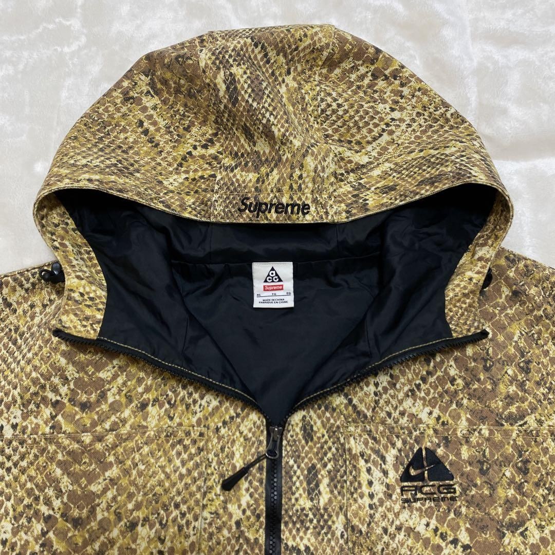 ジャケット・アウター Supreme Nike ACG Denim Pullover Snake Supreme Nike ACG Denim Pullover Gold Snakeskin Men's - FW22 - US
