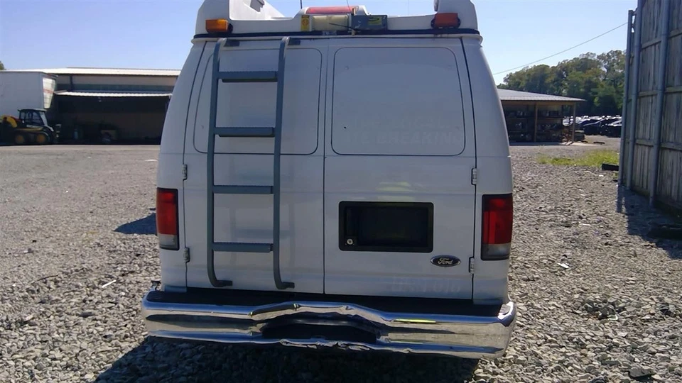 Conjunto de luz trasera derecha usado se adapta a: Ford E350 2000 furgoneta derecho grado A Foto 4 de 4