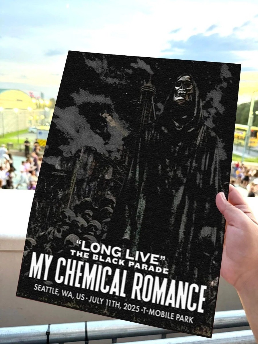 マイケミカルロマンス　My Chemical Romance A1相当　ポスター MY CHEMICAL ROMANCE マイケミカルロマンス - Three Cheers