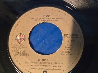 DEVO - WHIP IT / GIRL U WANT - 7'' VINYL SINGLE