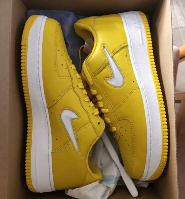 Rare Nike Air Force 1 low Retro Speed Yellow Retro white 9.5 SB dunk