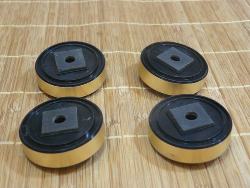 HARMAN KARDON CDR-2 DOUBLE CD RECORDER PARTS: 4 X ORIGINAL FEET. - Picture 1 of 3