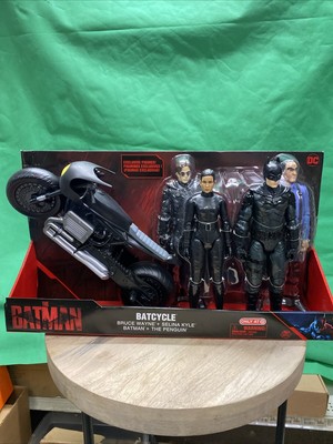 The Batman 2022 Batcycle, Bruce Wayne Selina Penguin Figures Damaged Box