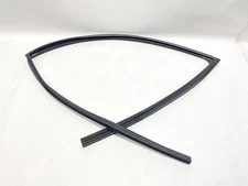 13-20 INFINITI JX35 QX60 FRONT LEFT LH WINDOW GLASS WEATHERSTRIP DOOR SEAL OEM