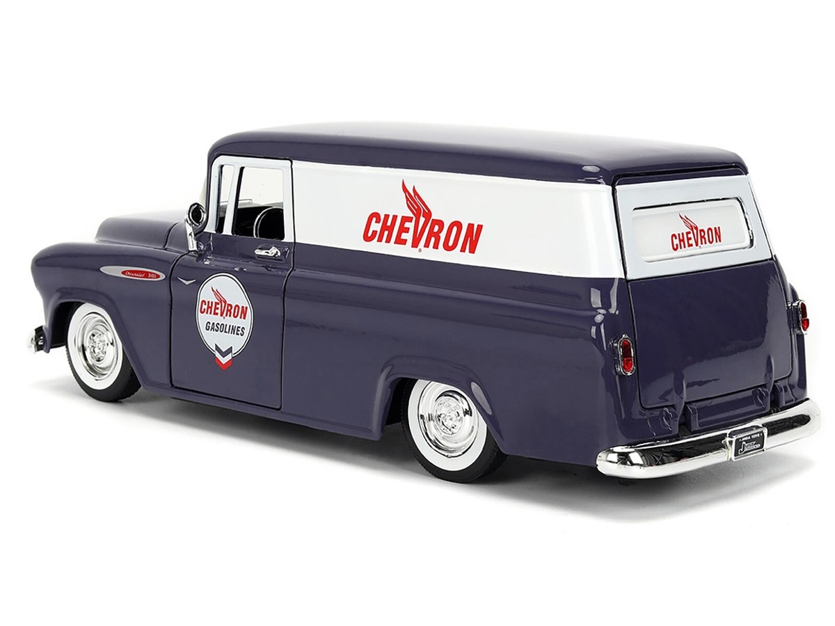 1957 シボレー・サバーバン　 ウィズ　シェブロン・ガスポンプ s-l400.jpg