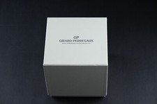 Girard-Perregaux Laureato Eternity Green Limited Edition - 81010-11-433-11A 9