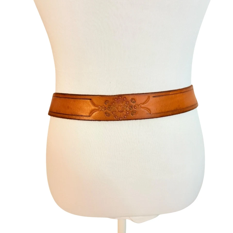 Old Navy Leather Belt Size S Floral Brass Buckle Cognac Brown Embossed VTG Y2K - Image 3 of 4