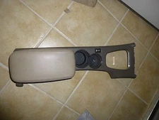 2000 2001 2002 LINCOLN LS  CENTER CONSOLE ARMREST CUP HOLDER TAN