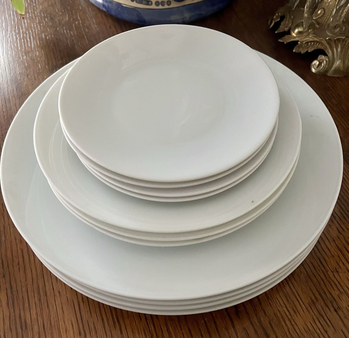 A Pair of Continental Lettuce Ware Plates A Pair of Continental Lettuce Ware Plates